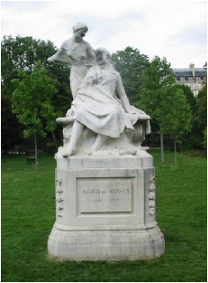 Jeanne d'Arc et sa statue équestre sur la place Saint-Augustin